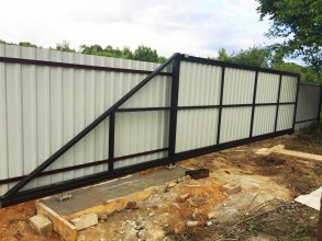 Откатные ворота с ручным управлением - пример 1 фото в Талдоме