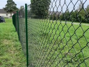 Забор из сетки рабицы в натяг 80 метров фото в Талдоме