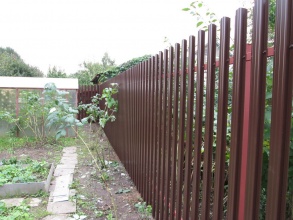 Забор из евроштакетника с забивными столбами 86 метров фото в Талдоме