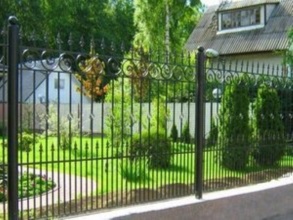 Кованые заборы на ленточном фундаменте 80 метров фото в Талдоме