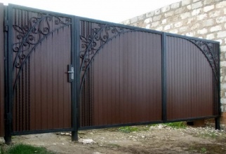 Распашные ворота из профнастила - пример 1 фото в Талдоме
