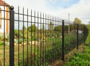 Сварные заборы с забивными столбами  12 метров фото в Талдоме